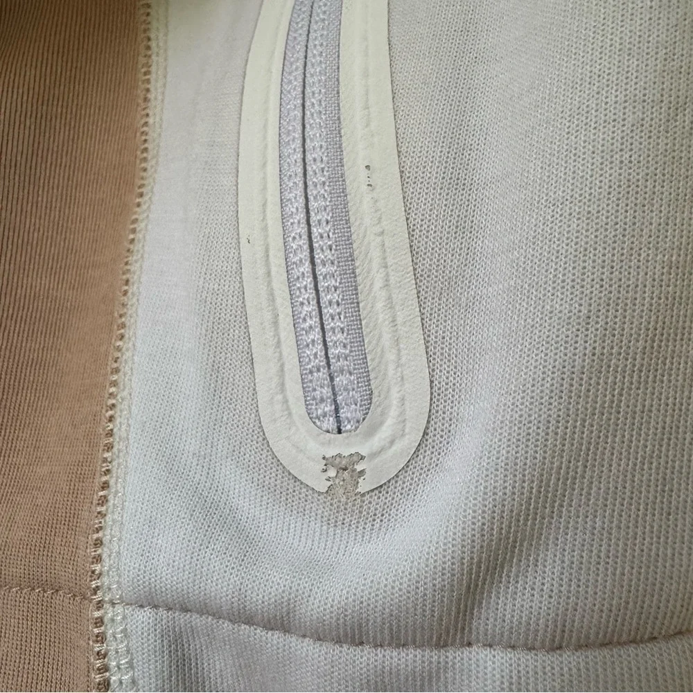 Nike Sportswear Tech Fleece Crewneck Cropped Sweatshirt Women’s size large